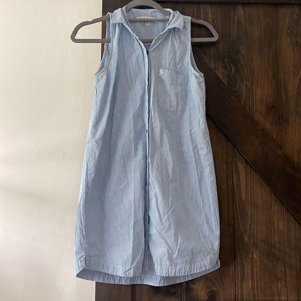 A nautical button down dress perfect for the country club!